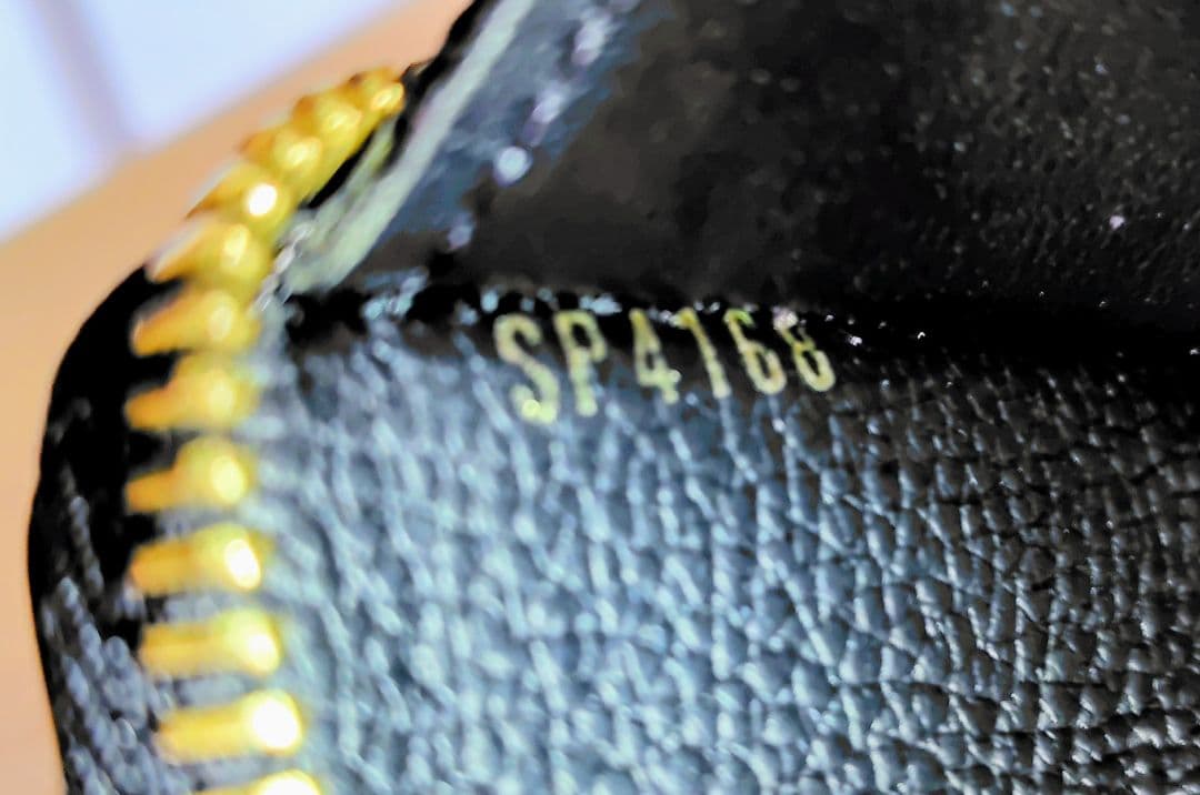 ルイヴィトン　モノグラム　アンプラント　ジッピーウォレット　長財布