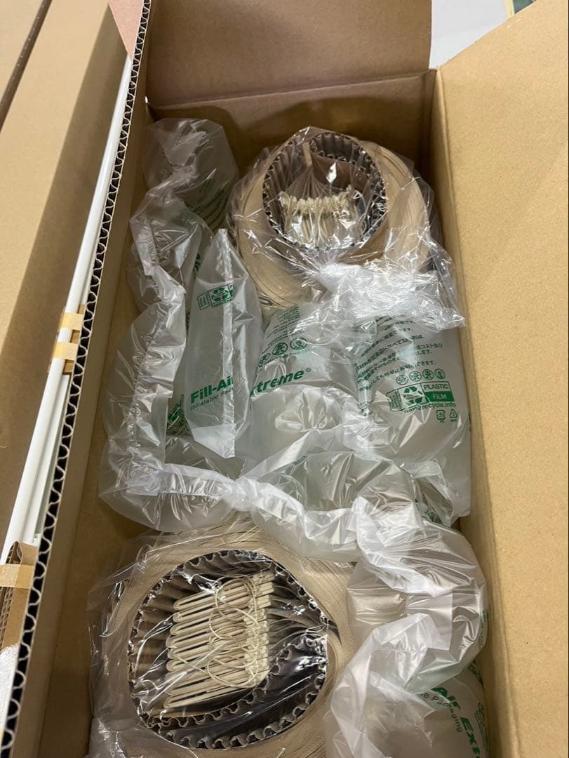 未使用 ベージュ バーチカルブラインド 取り付けキット付き