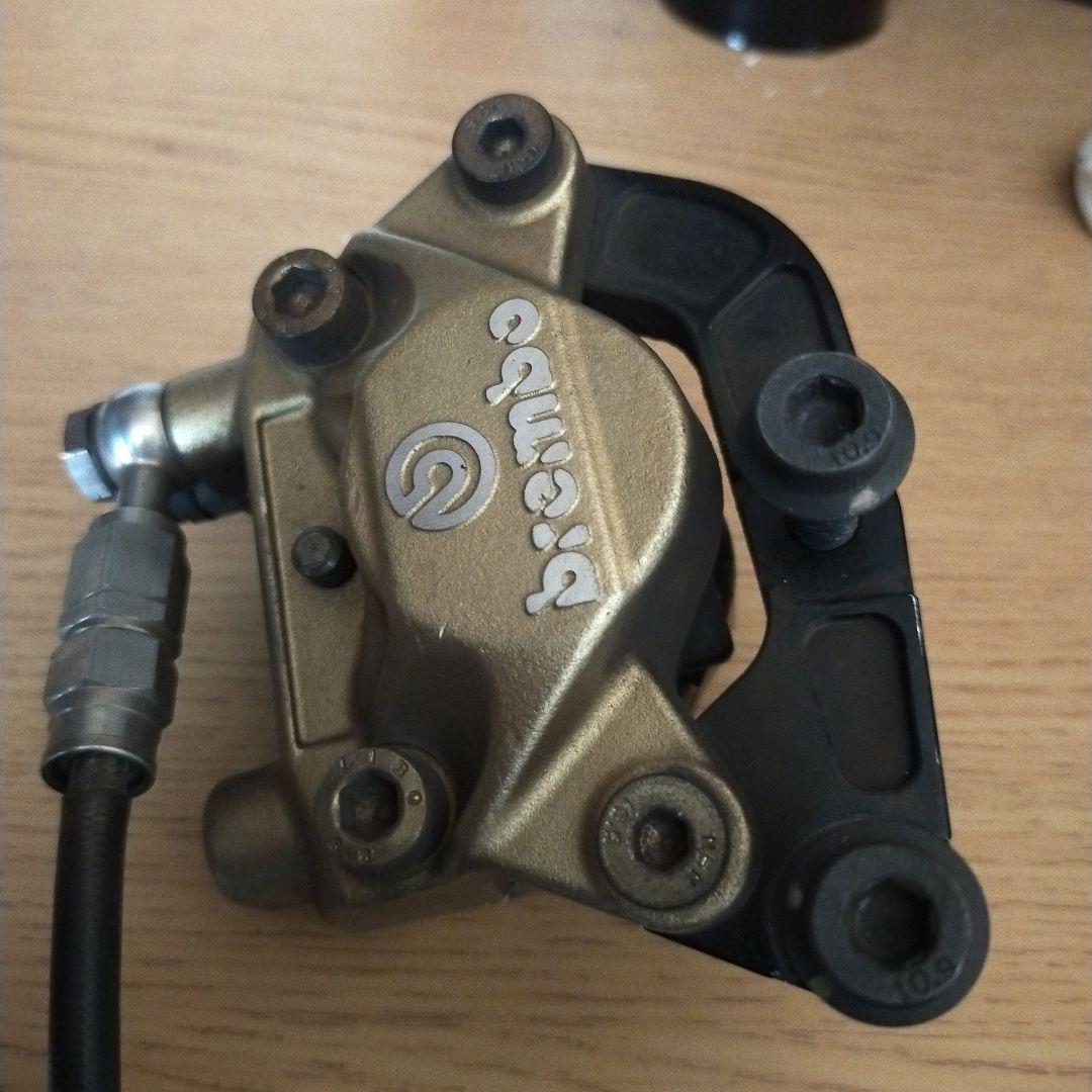 ブレンボカニキャリパー アドレスv125 ワンツー スクーター系