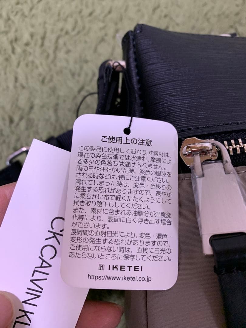 新品 28600円 カルバンクライン ショルダーバッグ CKカルバン・クライン