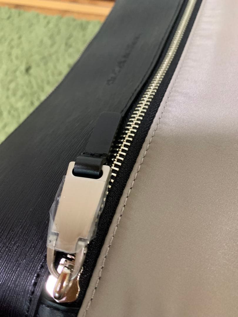 新品 28600円 カルバンクライン ショルダーバッグ CKカルバン・クライン