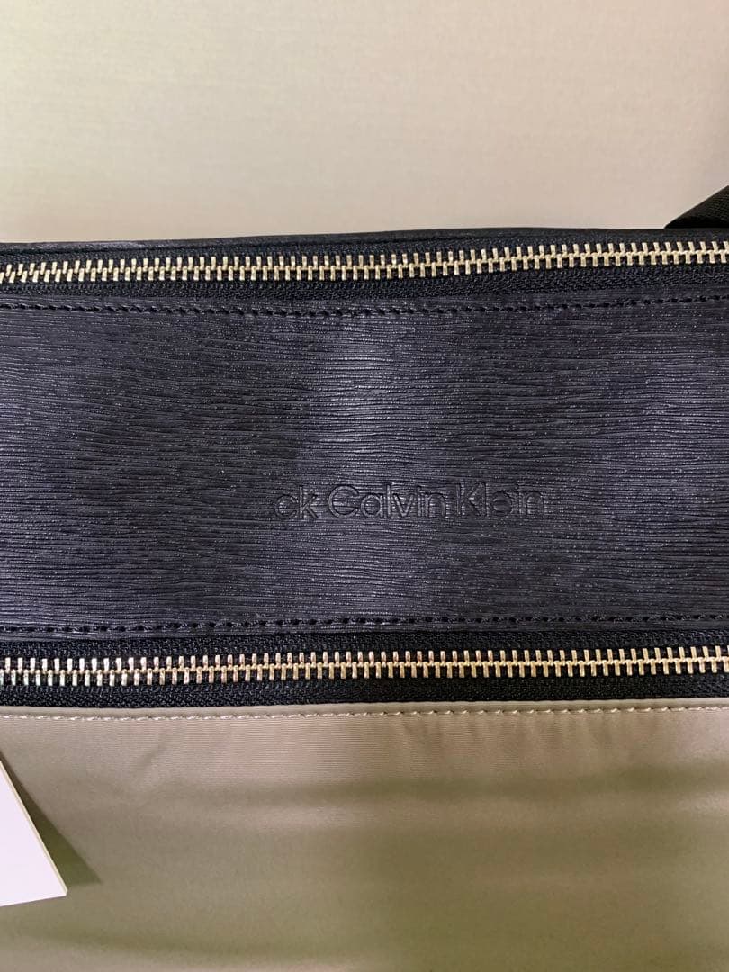 新品 28600円 カルバンクライン ショルダーバッグ CKカルバン・クライン