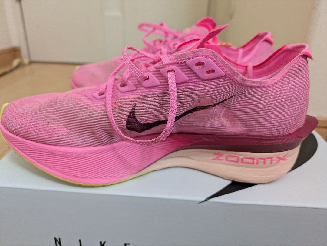 NIKE　ウィメンズ　ヴェイパーフライネクスト％4　25cm