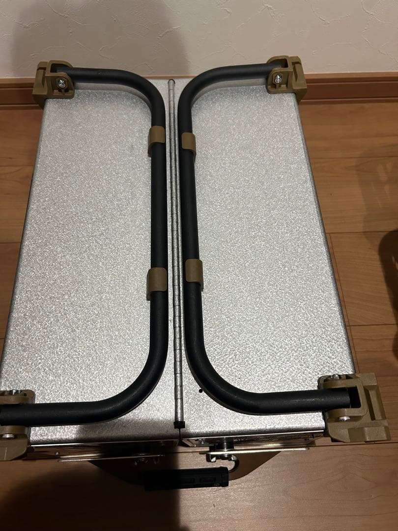 シェルフコンテナ25 レッグ付き