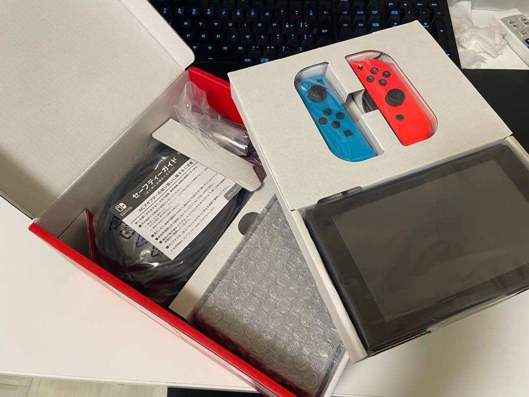 【美品】【未使用】Nintendo Switch 本体 青/赤 Joy-Con