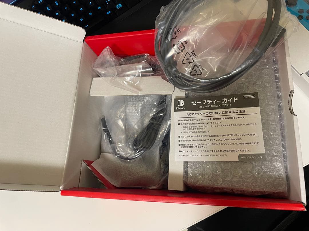 【美品】【未使用】Nintendo Switch 本体 青/赤 Joy-Con