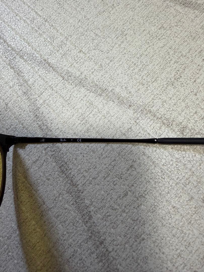 Rayban erika RB3539 002/Q1 調光 イエロー