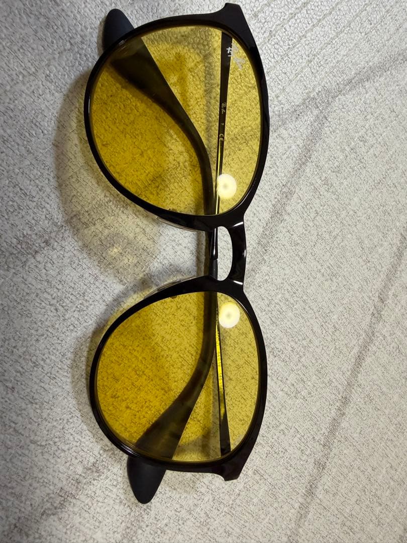 Rayban erika RB3539 002/Q1 調光 イエロー