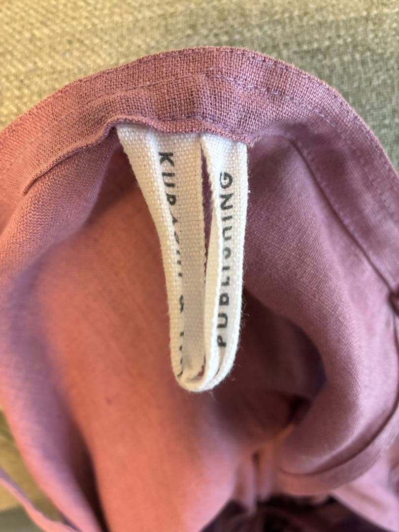 リネンのエプロンワンピース KURASHI&Trips PUBLISHING