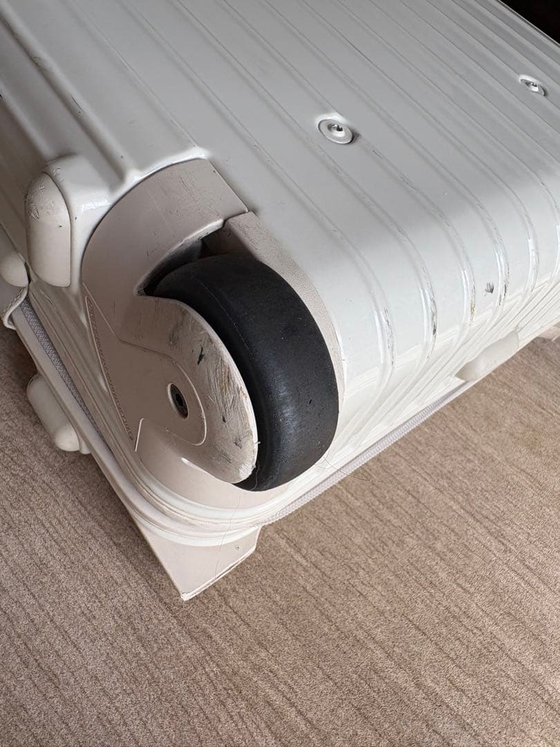 Rimowa リモワ　United Arrows エクリュ　2輪　35L