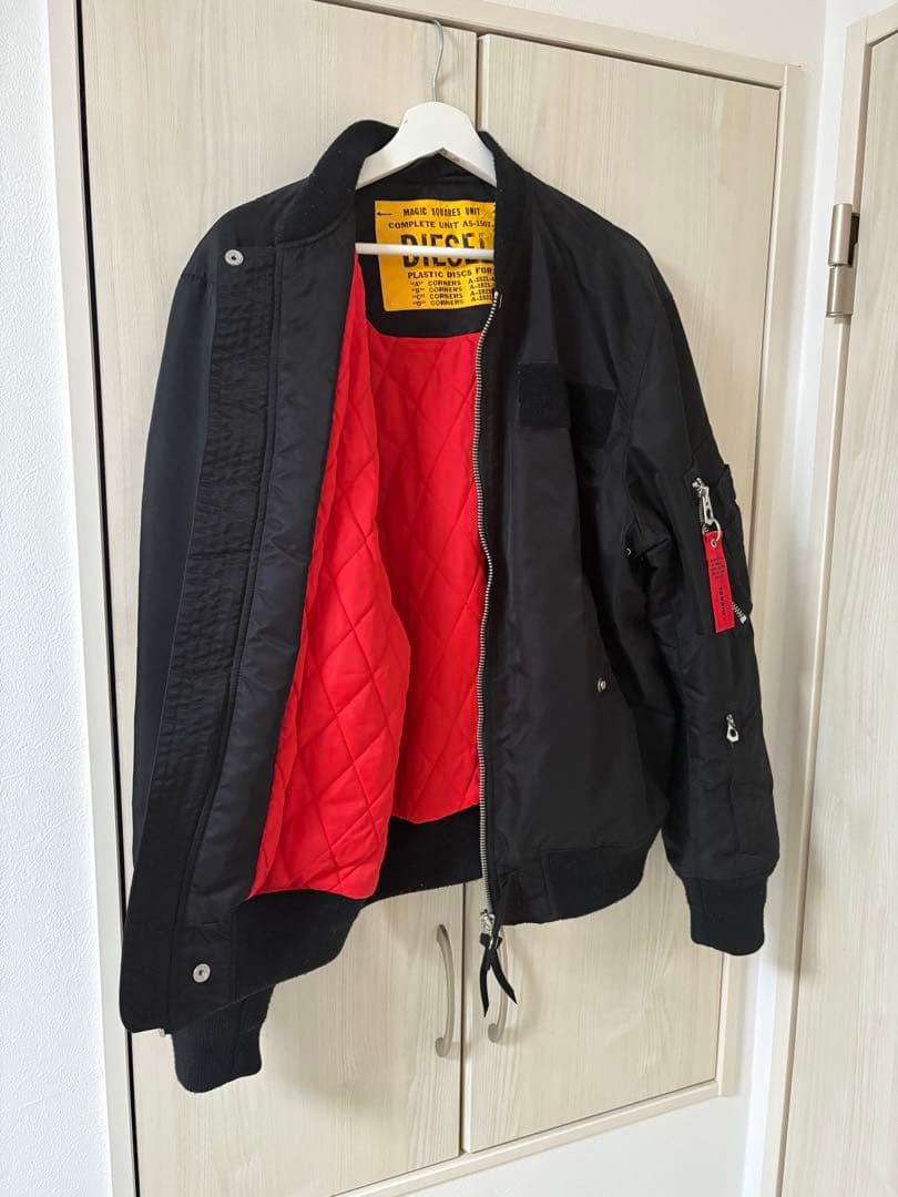 MA-1 ブラックジャケット レッド内側