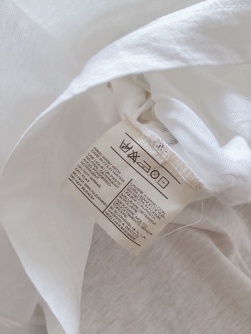 【Salvatore Ferragamo】フェラガモ　サンダルデザイン　Tシャツ