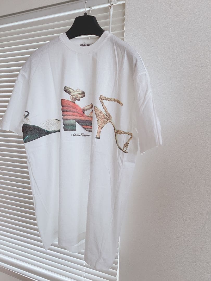 【Salvatore Ferragamo】フェラガモ　サンダルデザイン　Tシャツ