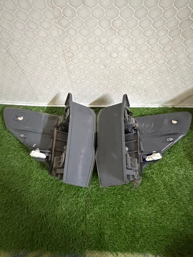 ヴェルファイア 20系　純正　左右LEDテールランプ クリア/ブラック