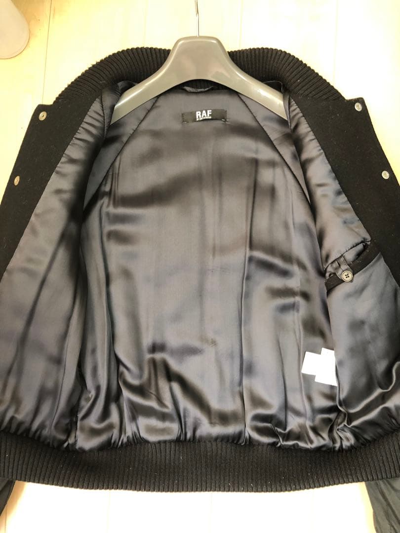 ラフバイラフシモンズ　RAF BY RAFSIMONS バック刺繍スタジャン　黒