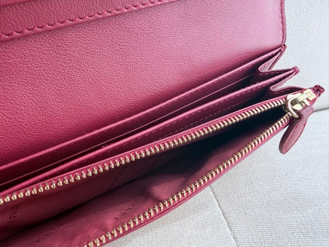 バーバリー　長財布　ノバチェック　フラップ　ロゴプリント　レザー　美品　レッド