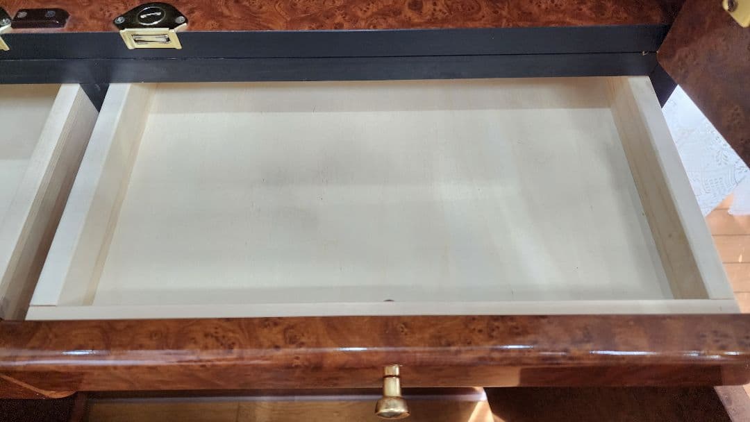 極美品 飾り棚 木製ガラス扉キャビネット キュリオケース ブラウン サイドボード