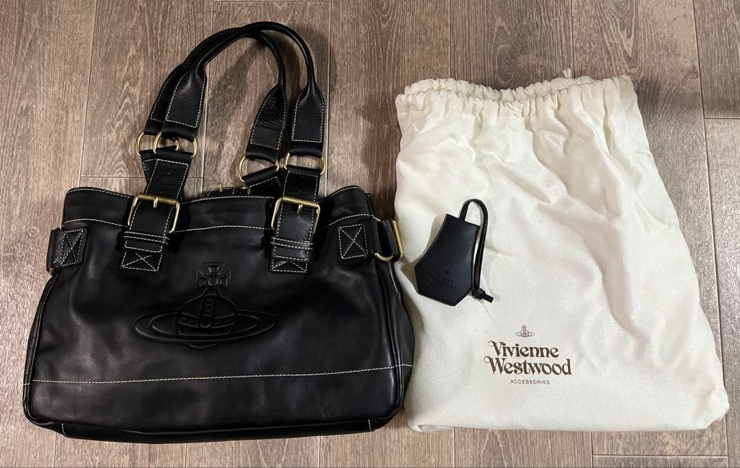 Vivienne Westwood オーブ型押しアコードバッグ レザー