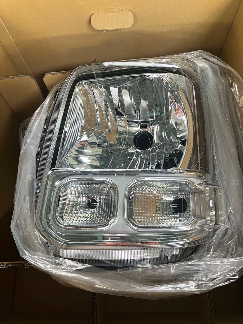 スズキ　エブリィ　左ヘッドライトユニット　DA17V DR17V 未使用保管