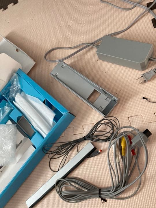 生産終了品　初期のwii本体　コントローラー2個付き