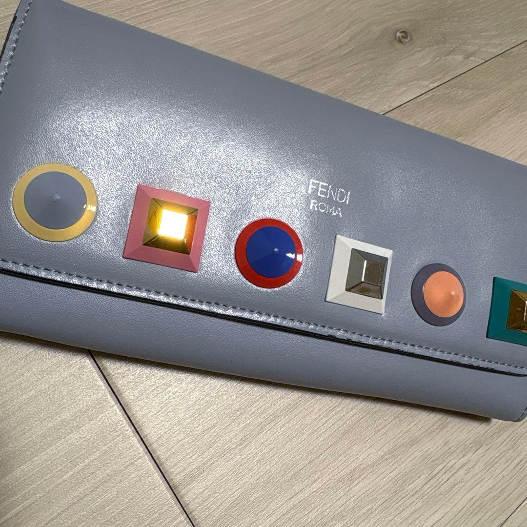 【美品】FENDI フェンディ カラースタッズ チェーンウォレット 長財布