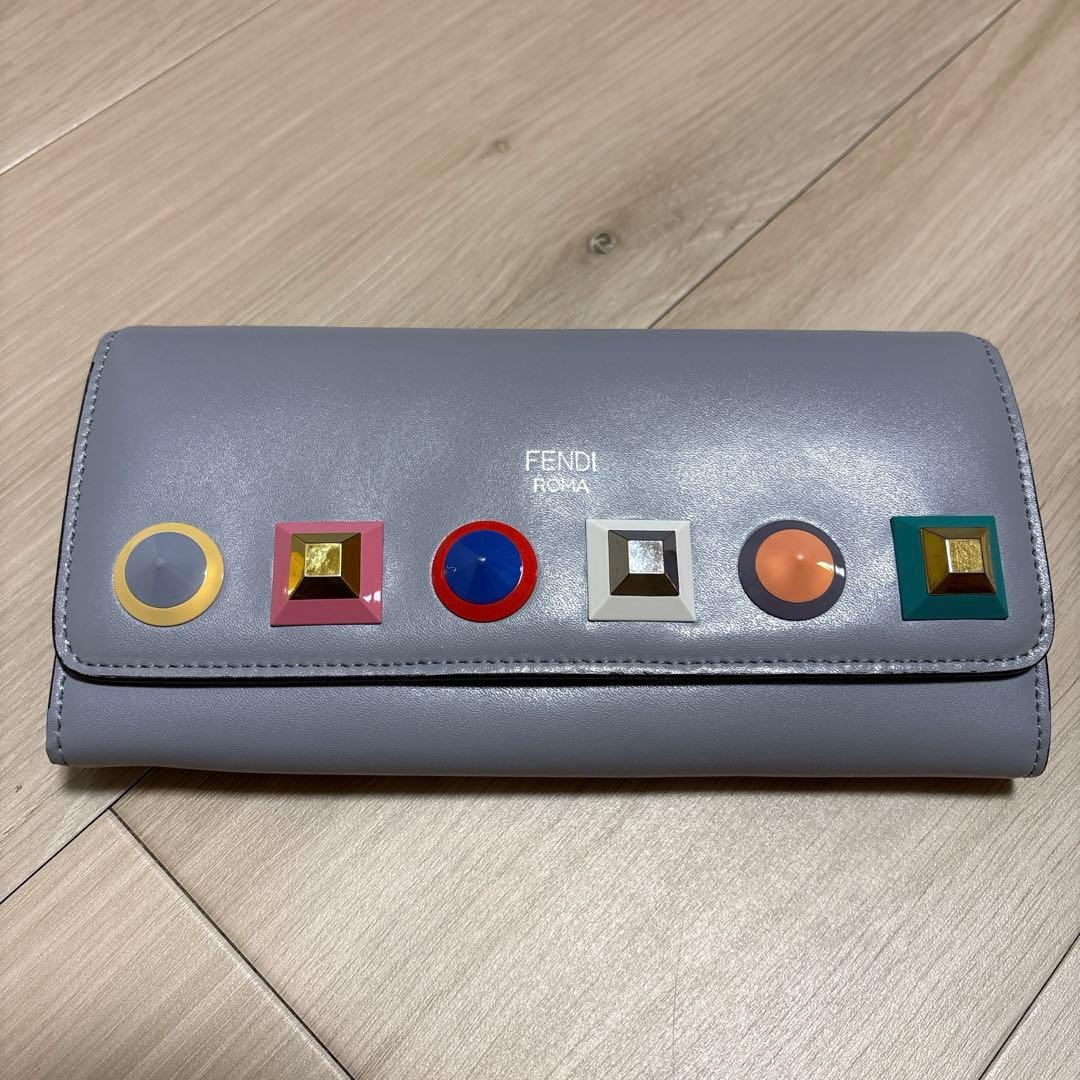 【美品】FENDI フェンディ カラースタッズ チェーンウォレット 長財布