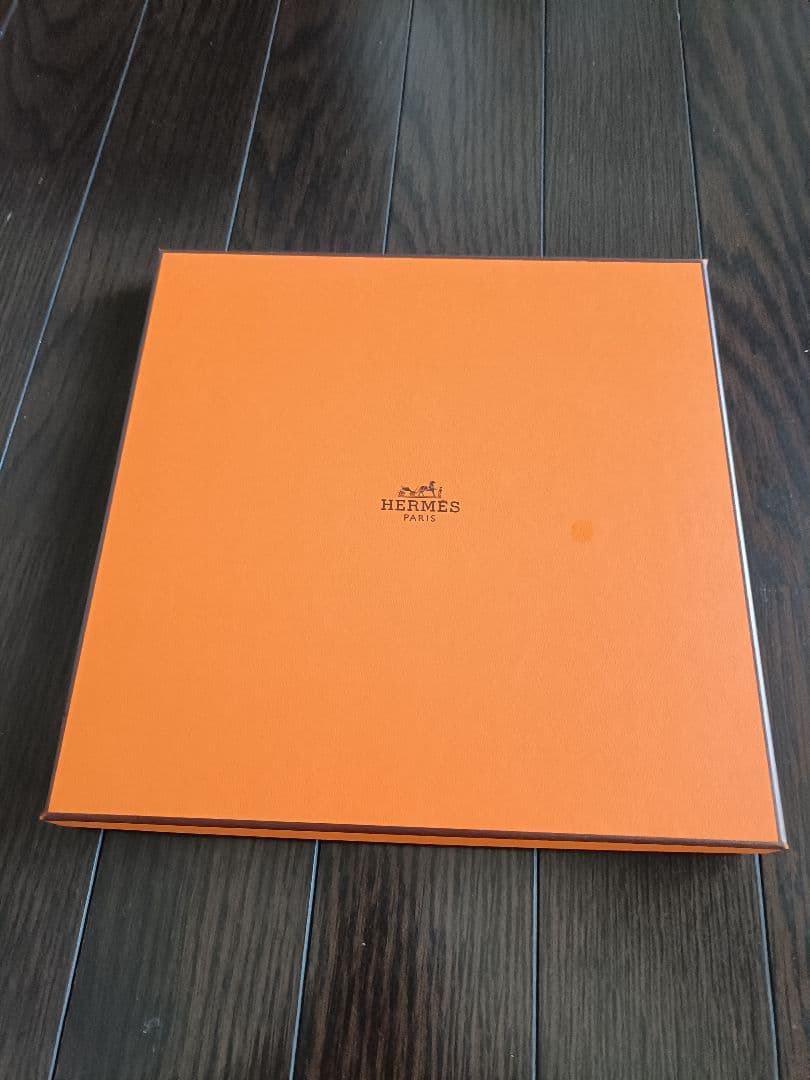 エルメス 　カレ　パリの恋人たち