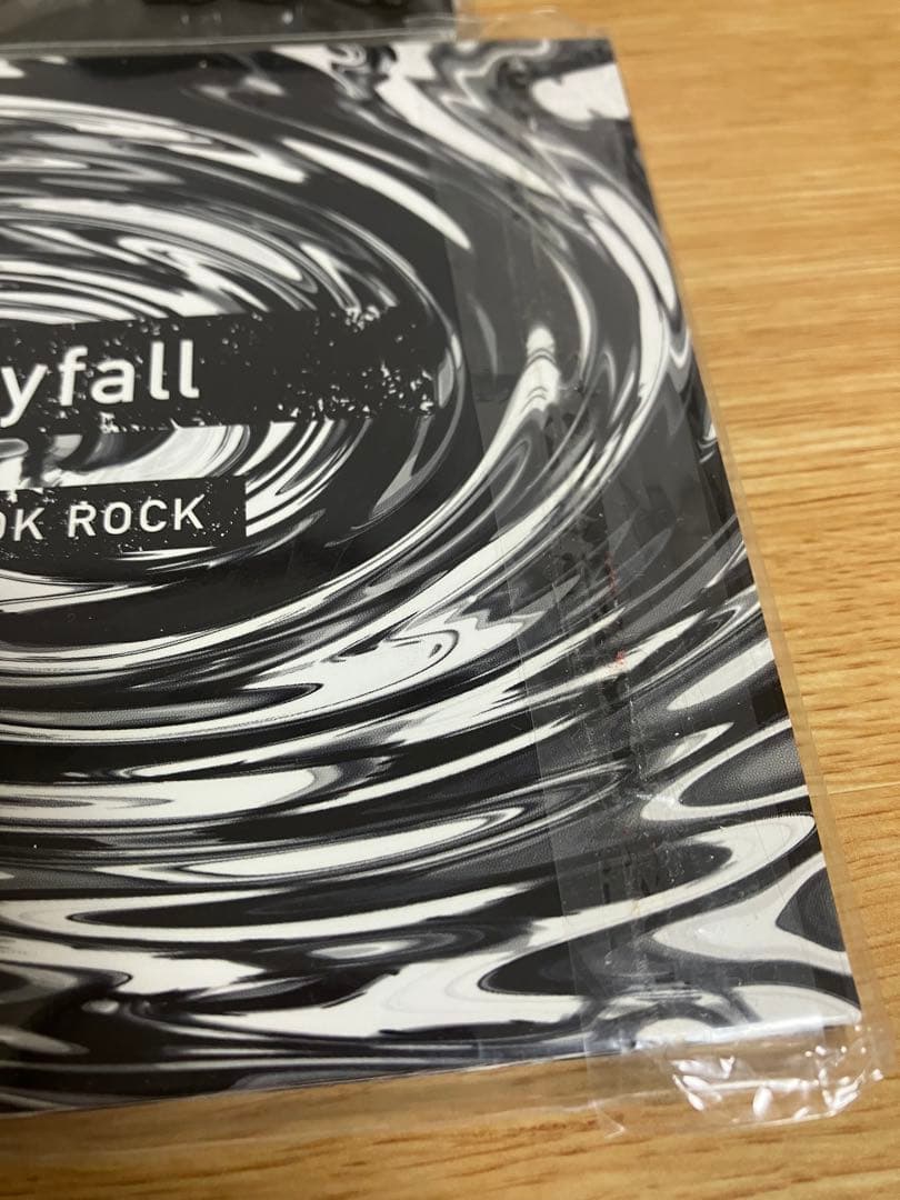 【美品】ONE OK ROCK skyfall、ピンバッチ