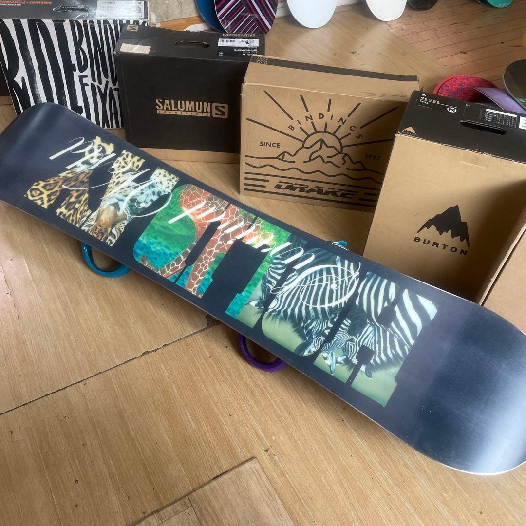 HOLIDAY×FLUX　良質国産スノーボードセット　フラックスバインディング付