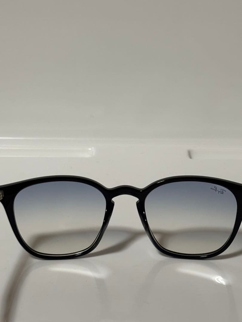 ★ほぼ未使用★RB4258-F 601/19 ★啓之輔さん着用★RayBan★