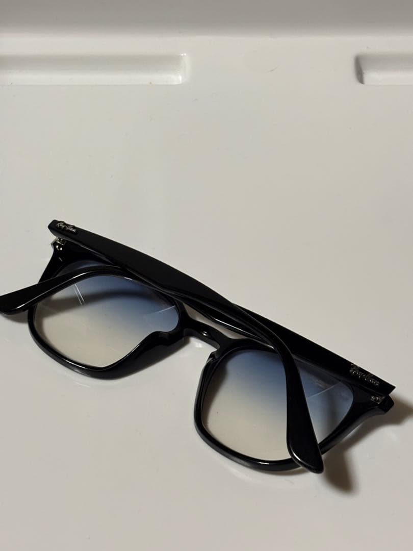 ★ほぼ未使用★RB4258-F 601/19 ★啓之輔さん着用★RayBan★