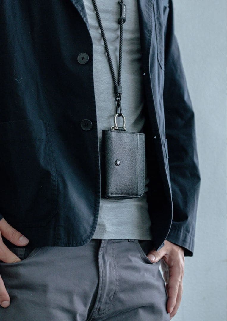 【美品】eponas ジップ レザー ウォレット AirTagポケット付