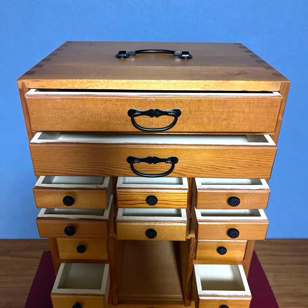 『小物入れ』22個　多段引き出しキャビネット　自然な木目仕上げ　薬棚薬箪笥