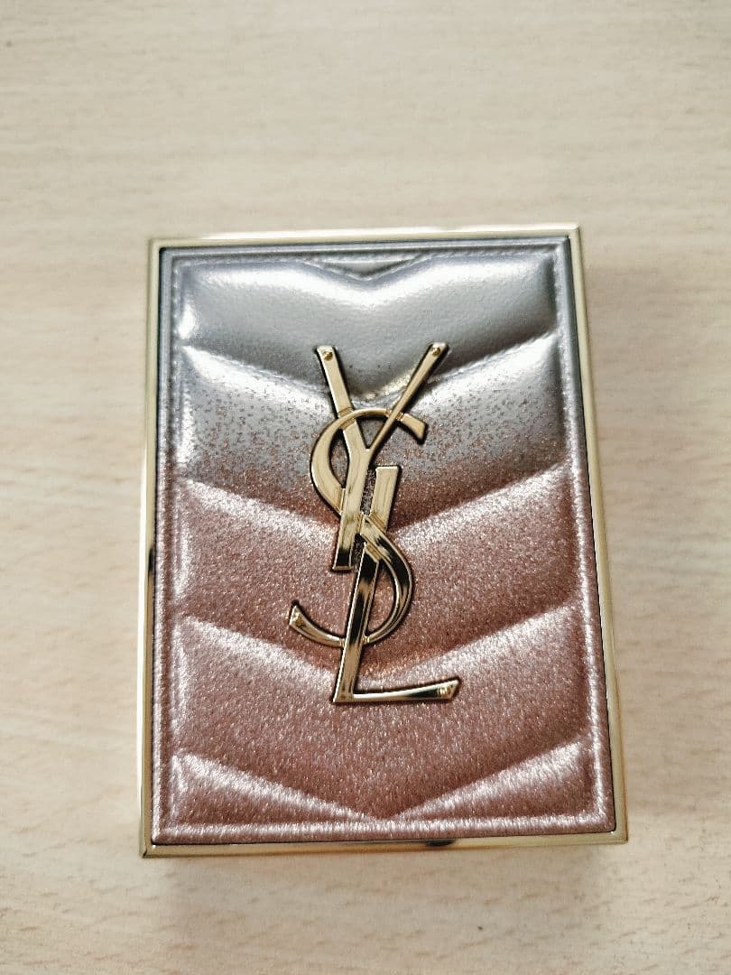 限定色 イヴサンローラン クチュールミニクラッチ 126 バレンタイン限定