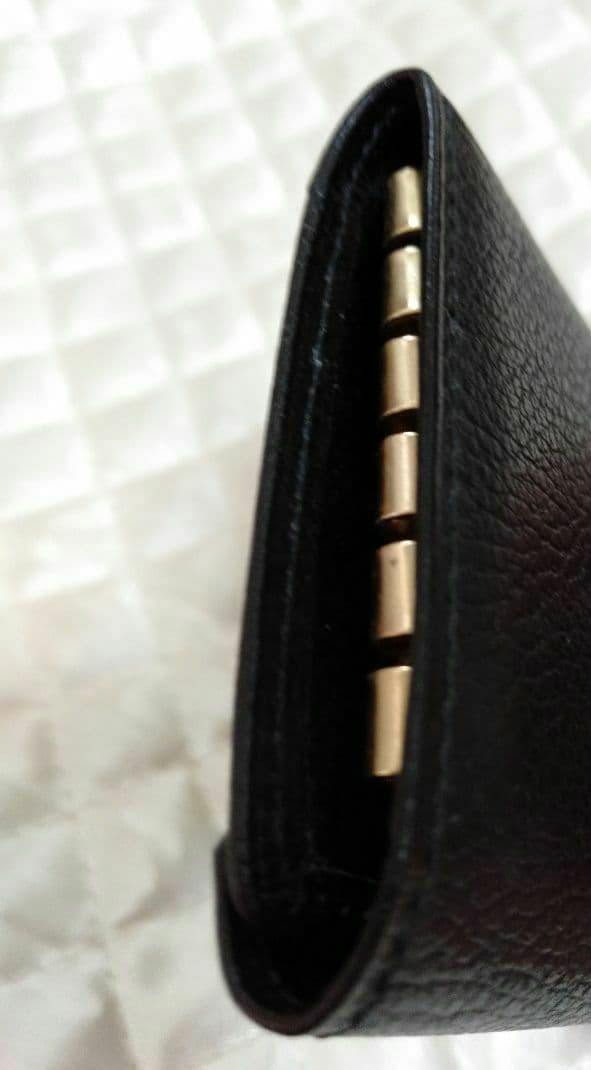 イブサンローラン　カサンドラロゴ型押し 三角プレート キーケースブラック