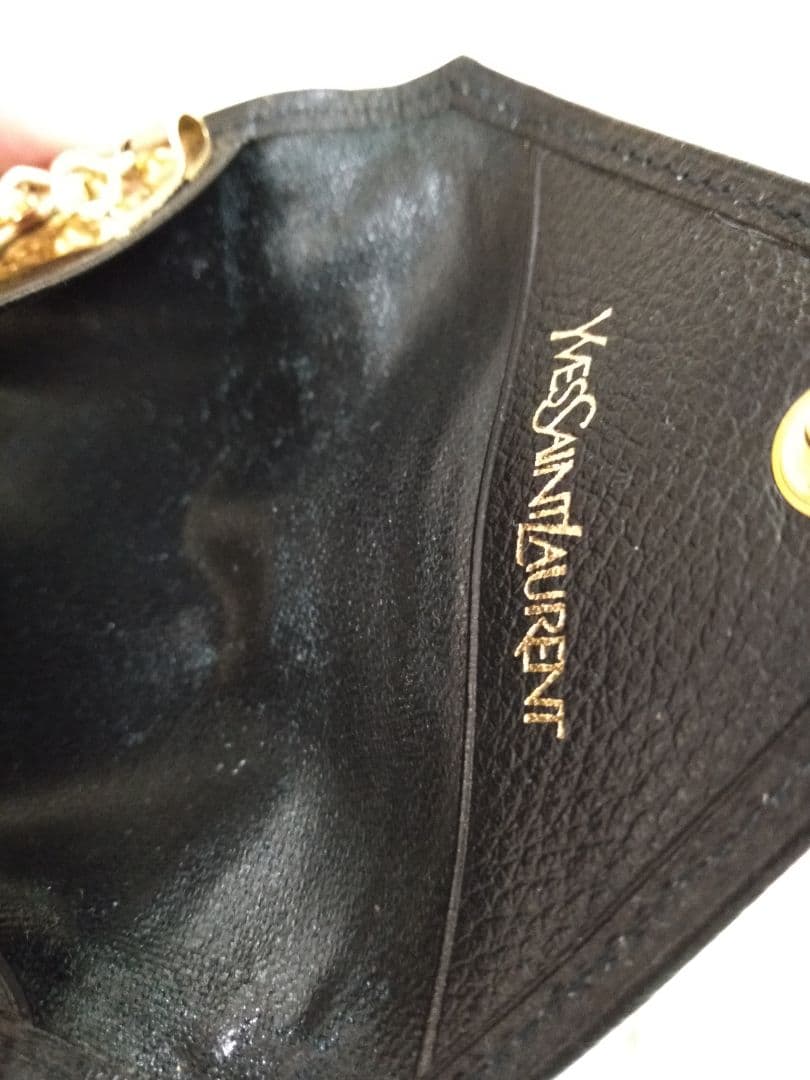 イブサンローラン　カサンドラロゴ型押し 三角プレート キーケースブラック