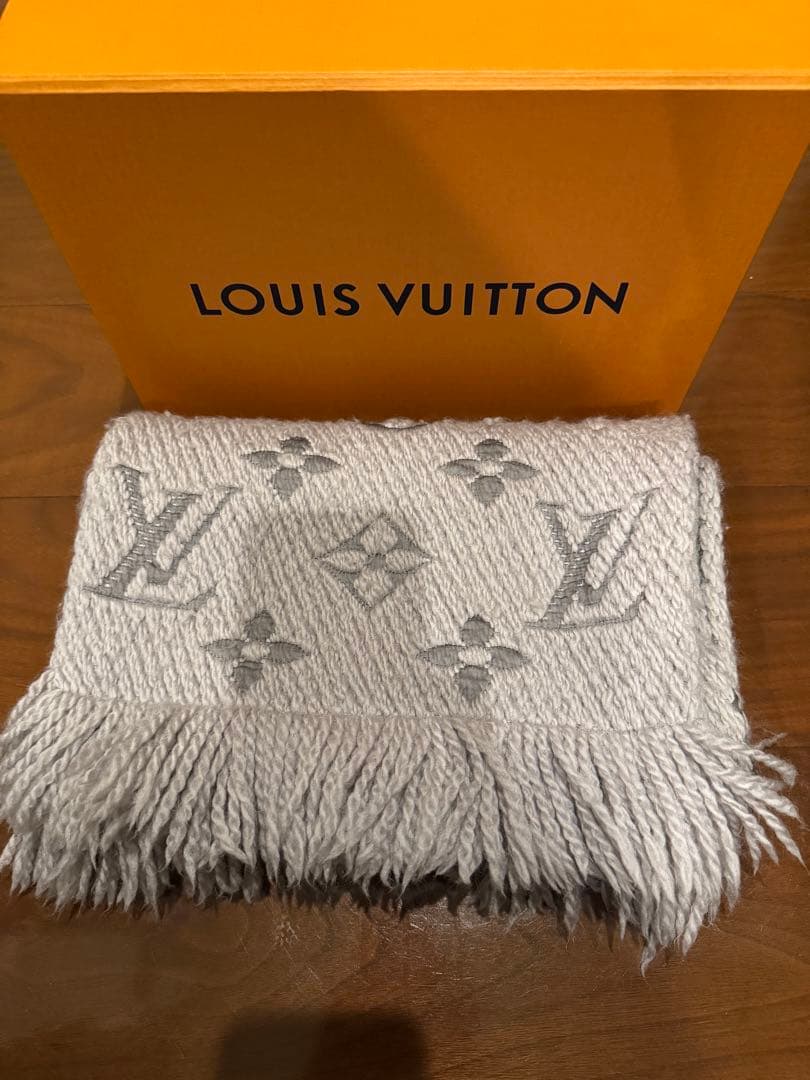 LOUIS VUITTON エシャロプロゴマニア　マフラー