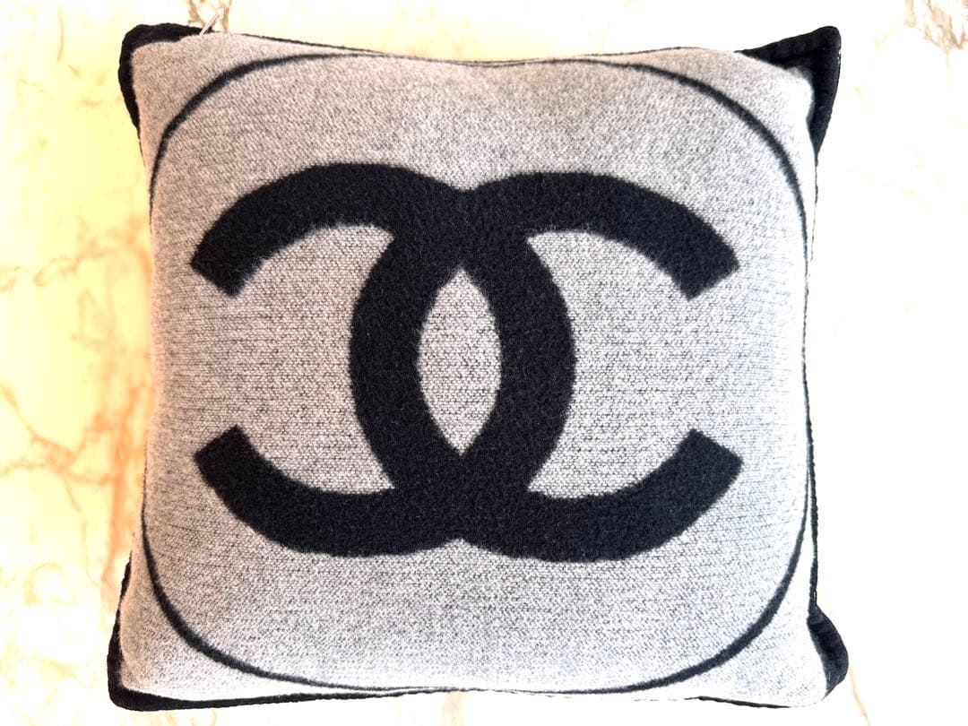 CHANEL クッション グレー ブラック　スコットランド製　美品