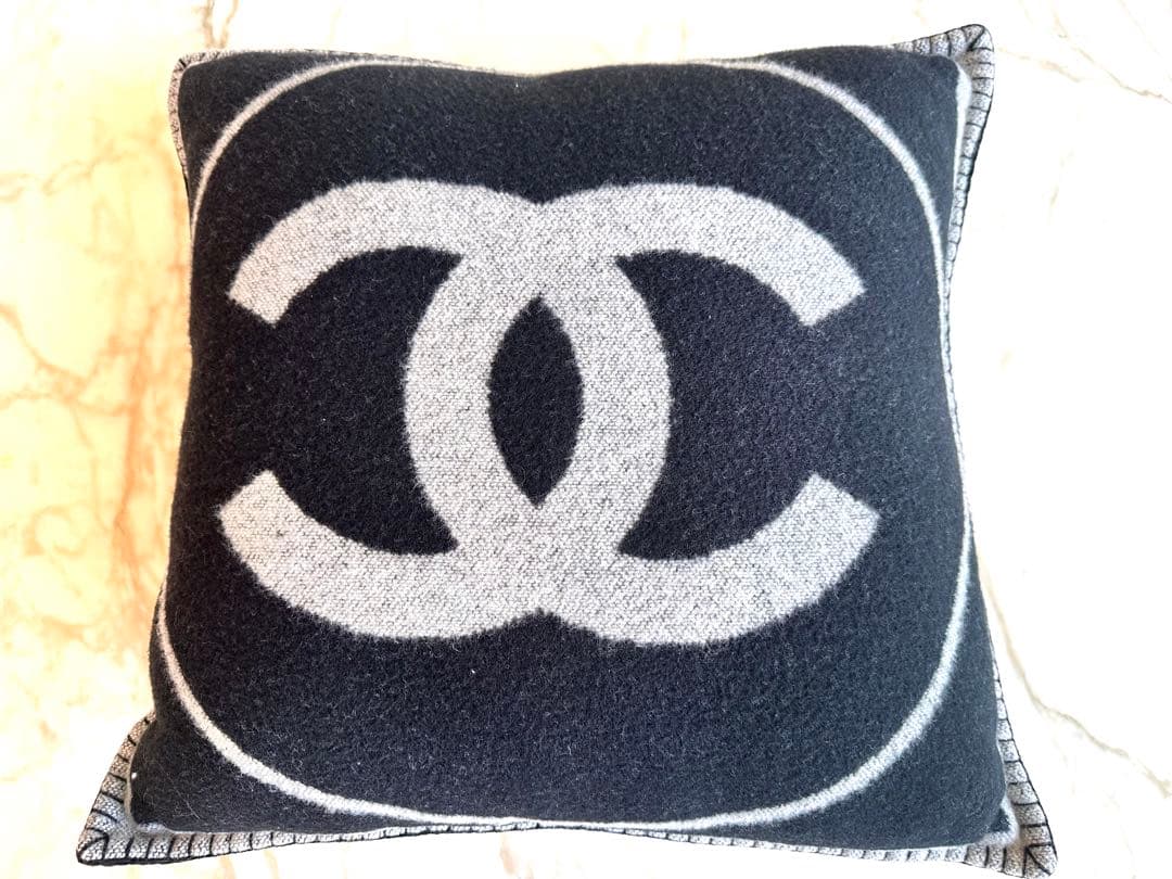 CHANEL クッション グレー ブラック　スコットランド製　美品