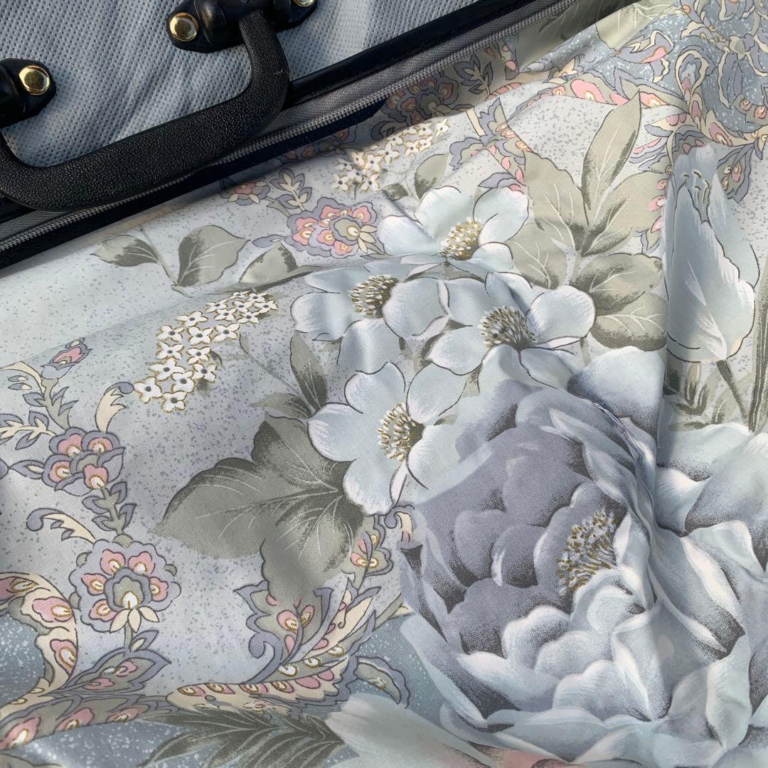 未使用　羽毛布団　ダウン30% フェザー70% 1.5キロ　シングル