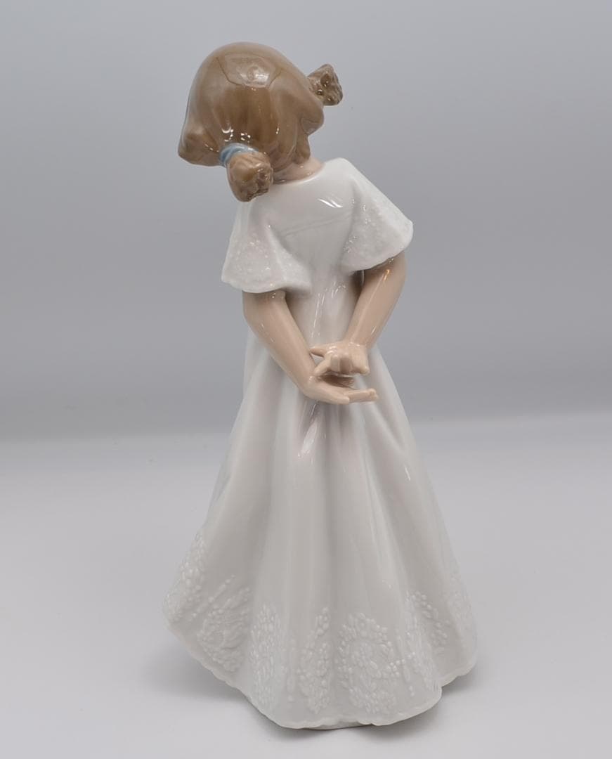 恥ずかしがり／なんてかわいい　NAO（リヤドロ）　２体セット　ご成約済み