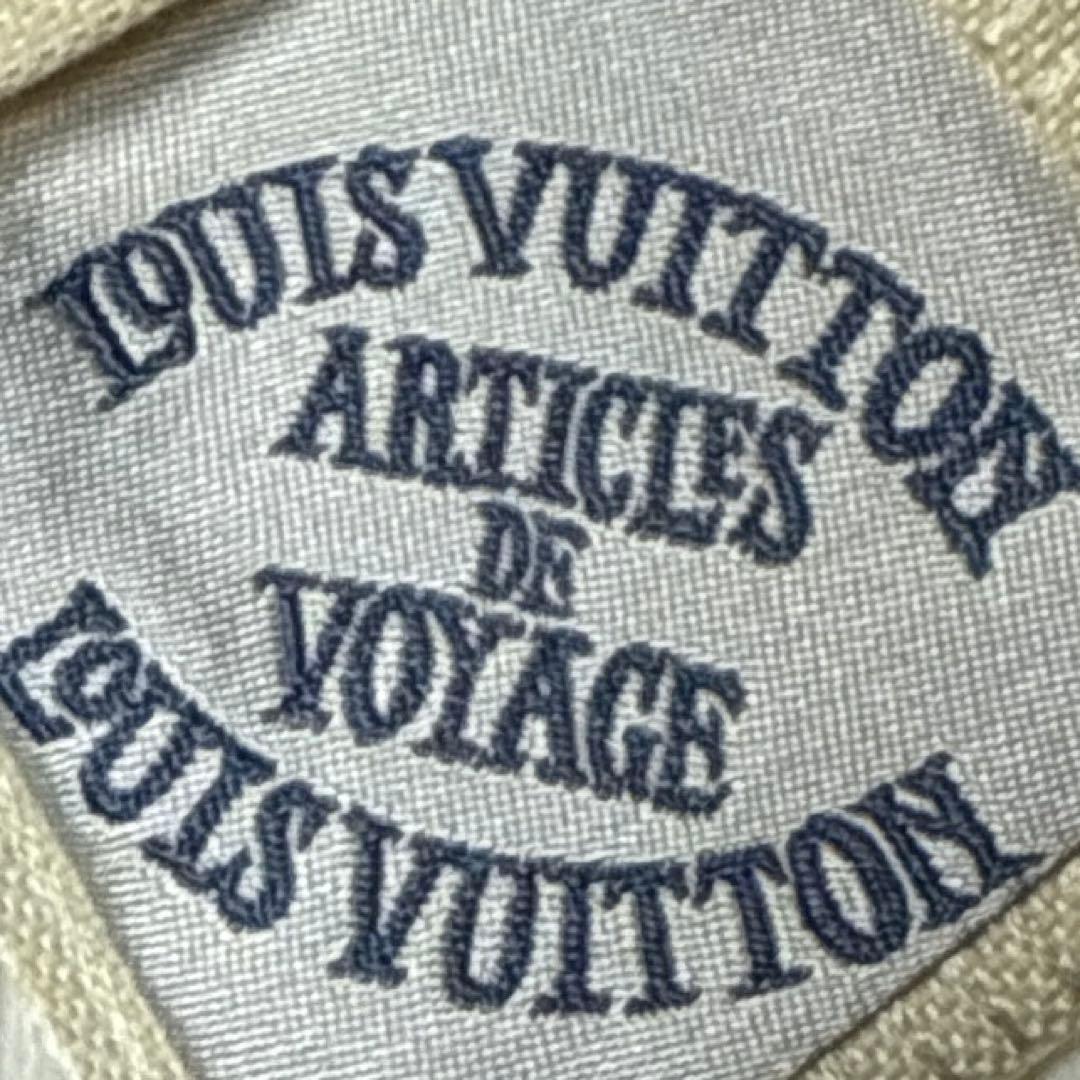 【未使用品】LOUIS VUITTON ブランドネクタイ　高級シルク　細め