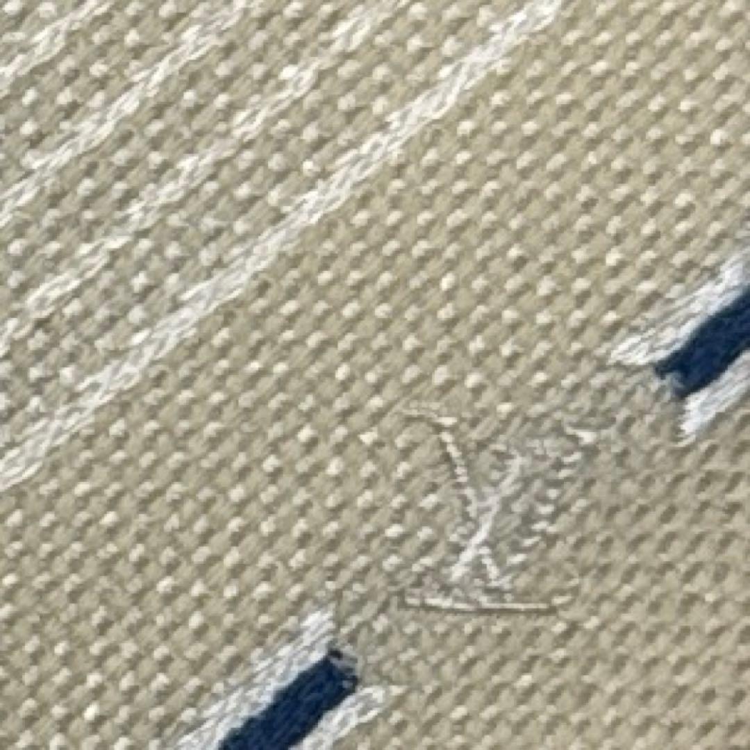 【未使用品】LOUIS VUITTON ブランドネクタイ　高級シルク　細め