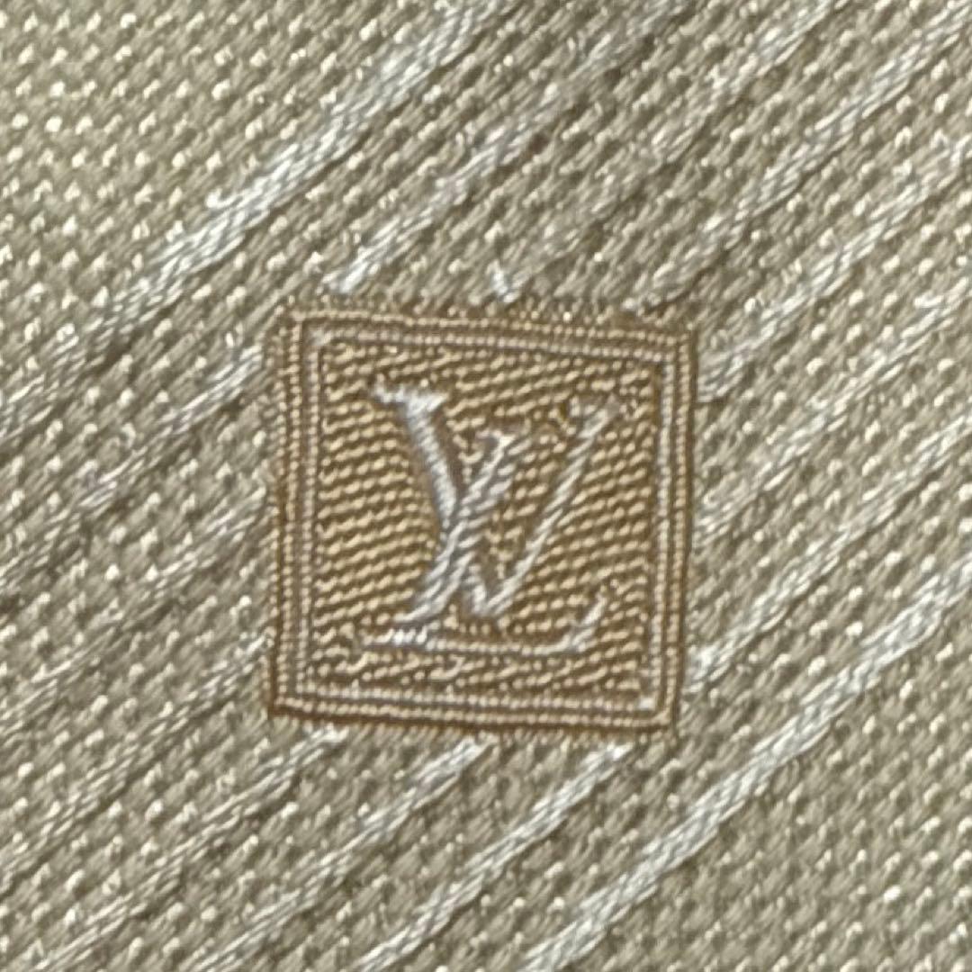 【未使用品】LOUIS VUITTON ブランドネクタイ　高級シルク　細め