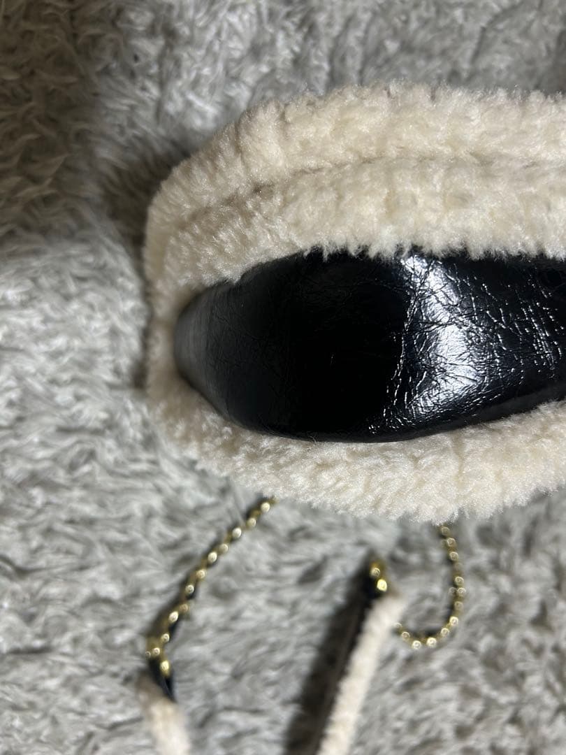 ⑨ノベルティ　ファー　ショルダー