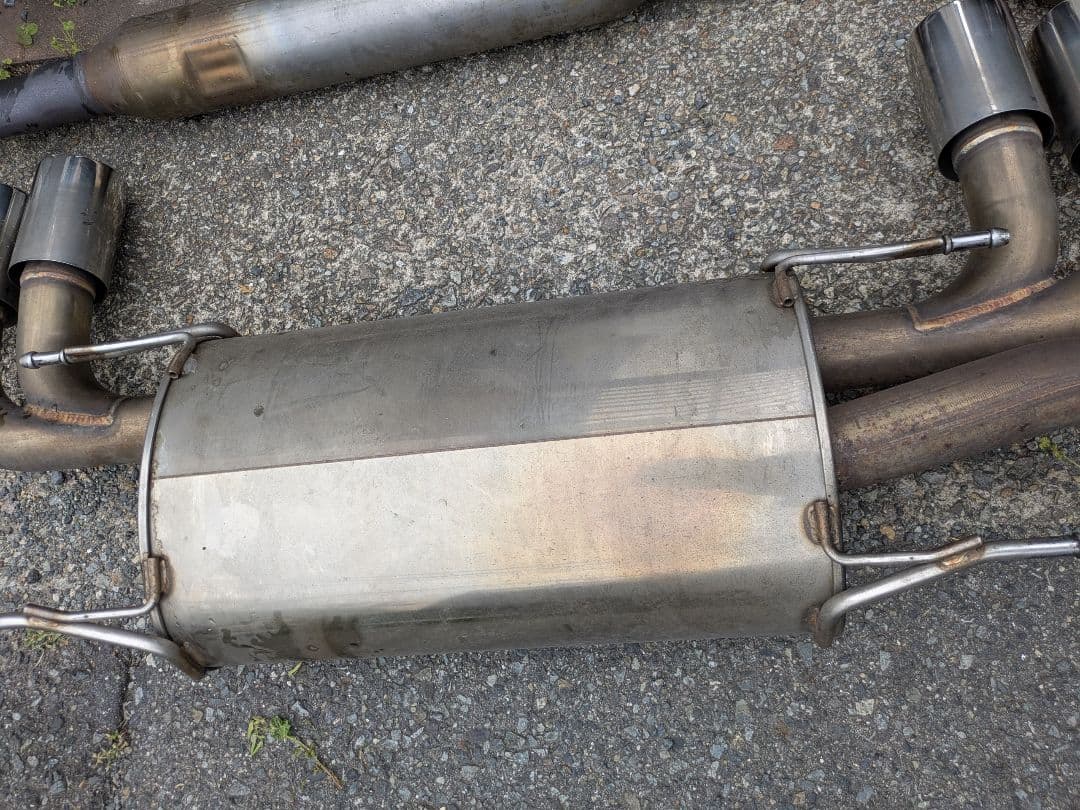 トヨタ 86 BRZ 前期 TRDマフラー　中間パイプ付き　引取希望。