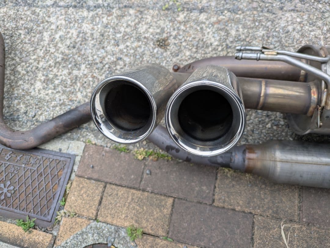 トヨタ 86 BRZ 前期 TRDマフラー　中間パイプ付き　引取希望。