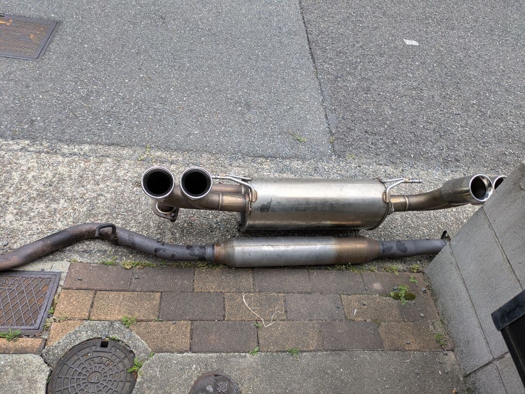 トヨタ 86 BRZ 前期 TRDマフラー　中間パイプ付き　引取希望。