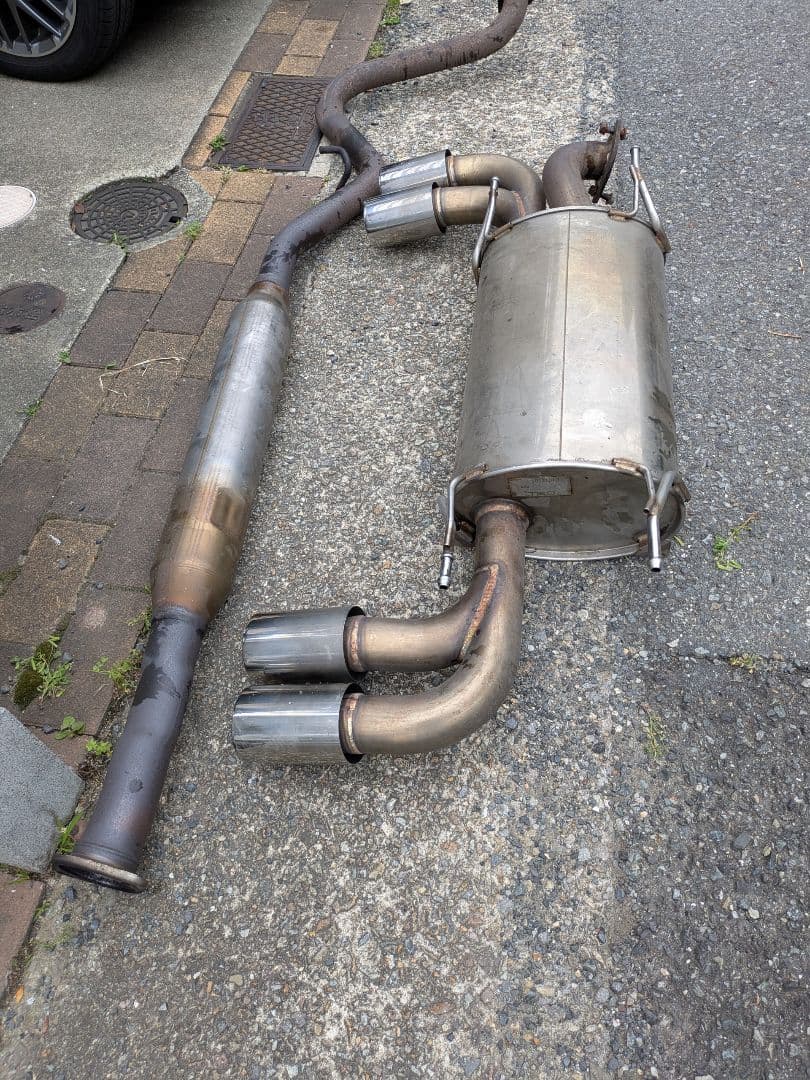 トヨタ 86 BRZ 前期 TRDマフラー　中間パイプ付き　引取希望。