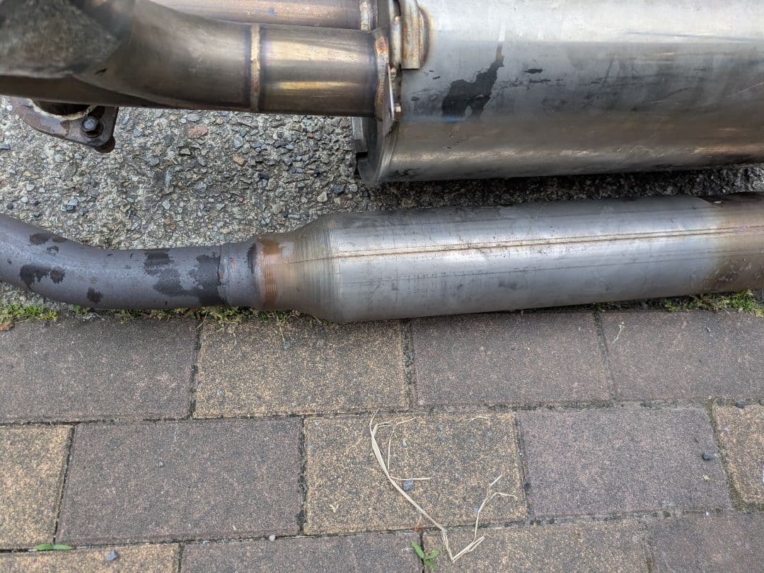 トヨタ 86 BRZ 前期 TRDマフラー　中間パイプ付き　引取希望。